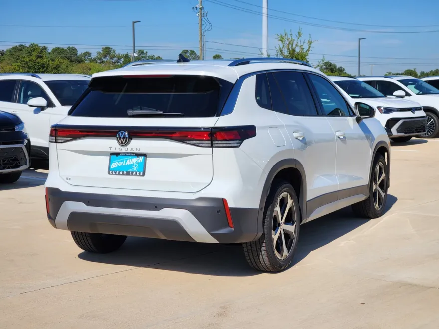 2025 Volkswagen Tiguan SE photo 1