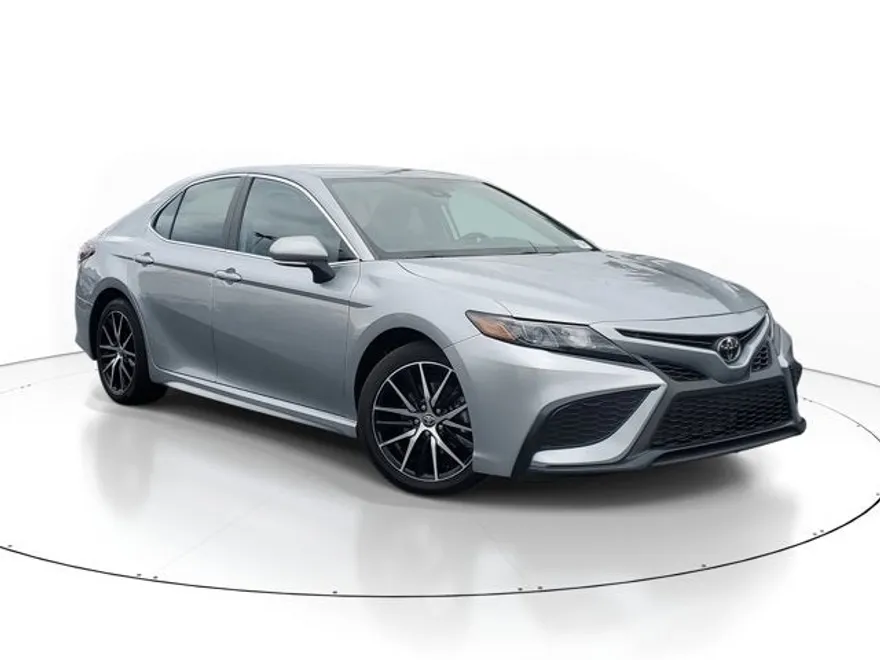 2024 Toyota Camry SE photo 1