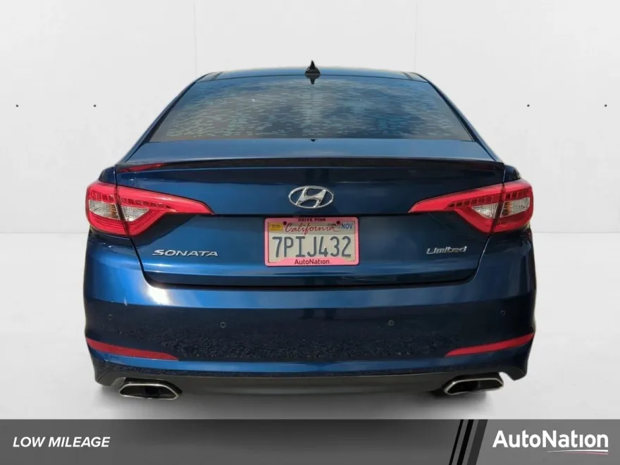2024 Hyundai Elantra Hybrid Limited photo 1