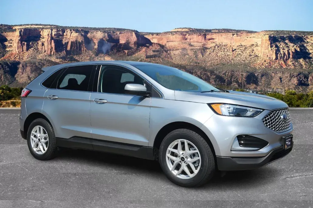 2024 Ford Edge SEL photo 1