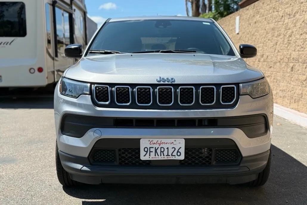 2023 Jeep Compass Sport photo 1