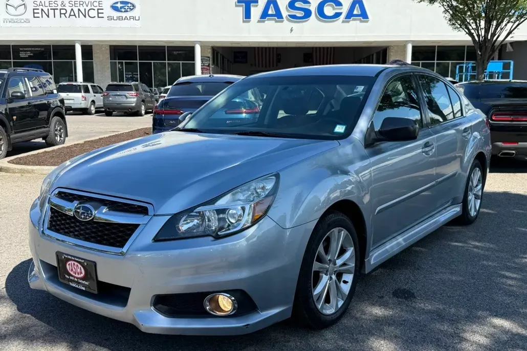 2014 Subaru Legacy 2.5i photo 1