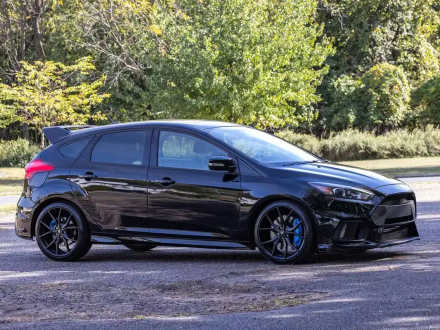 2017 Ford Focus RS photo 1