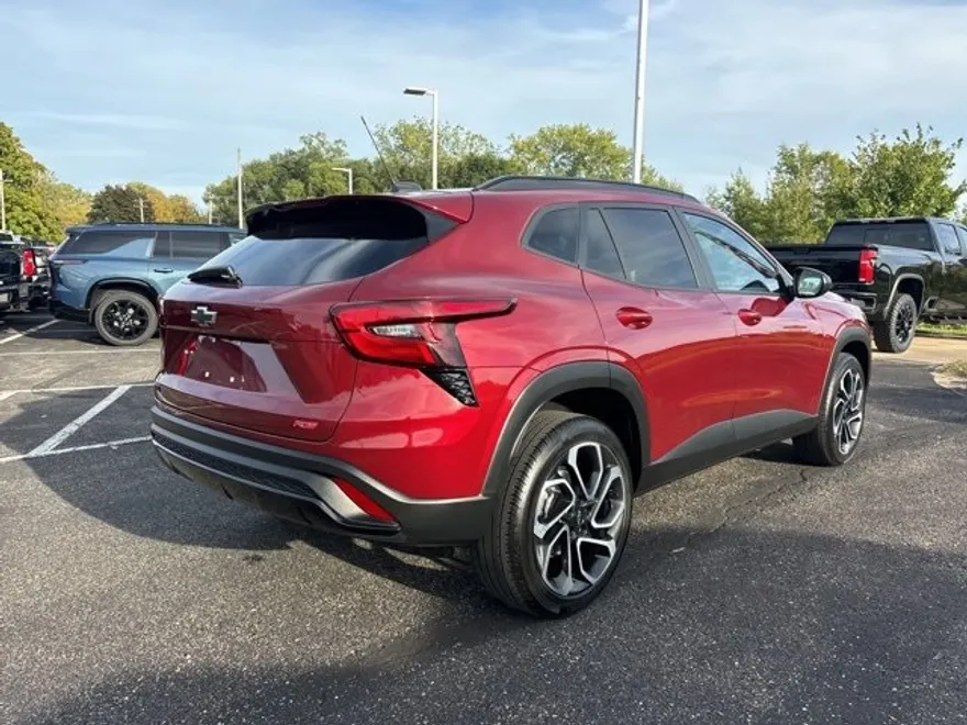 2024 Chevrolet Trax photo 1