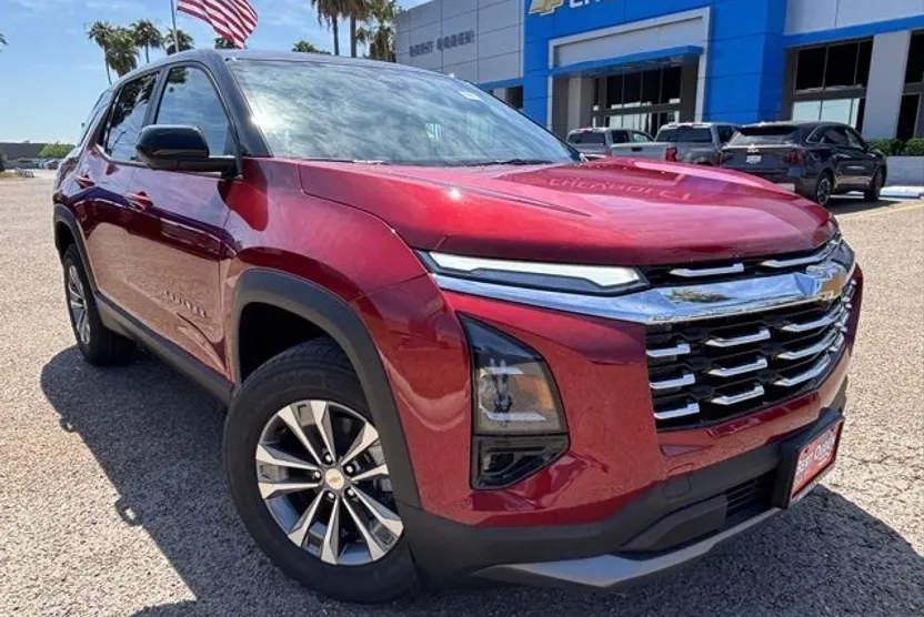 2026 Chevrolet Equinox LT photo 1