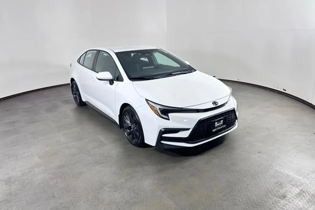 2023 Toyota Corolla SE photo 1