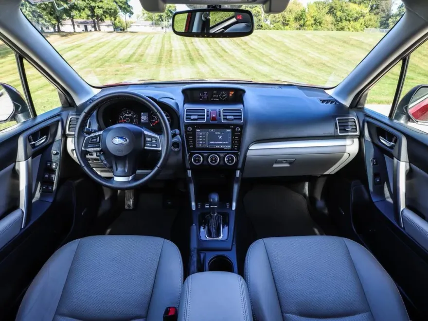 2016 Subaru Forester 2.5i Touring photo 1
