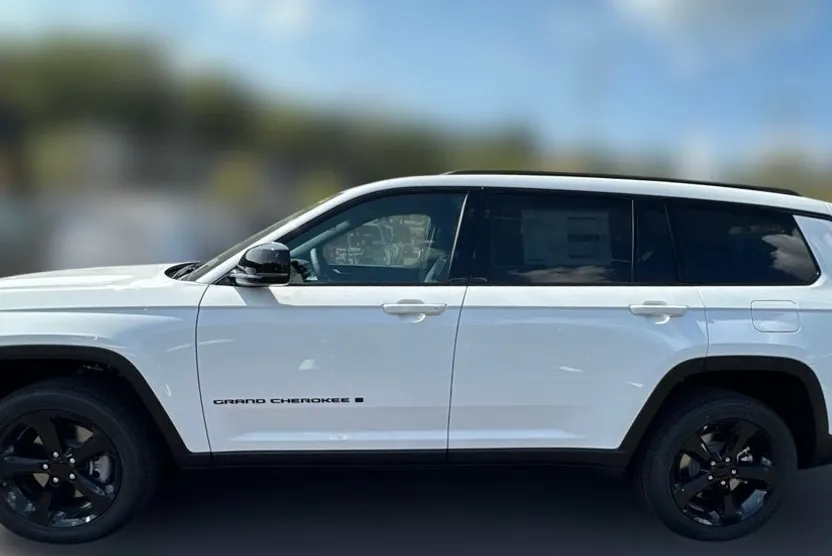 2025 Jeep Grand Cherokee Altitude X photo 1