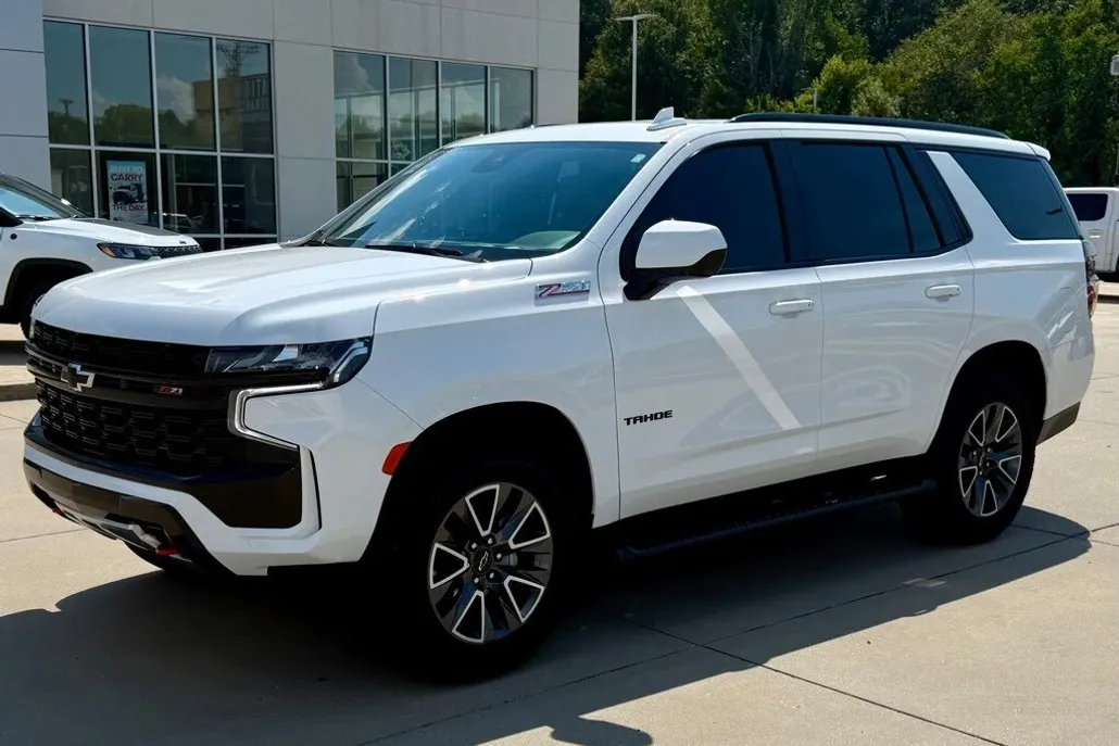 2024 Chevrolet Tahoe Z71 photo 1
