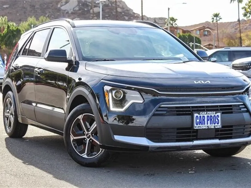 2025 Kia Niro EX photo 1