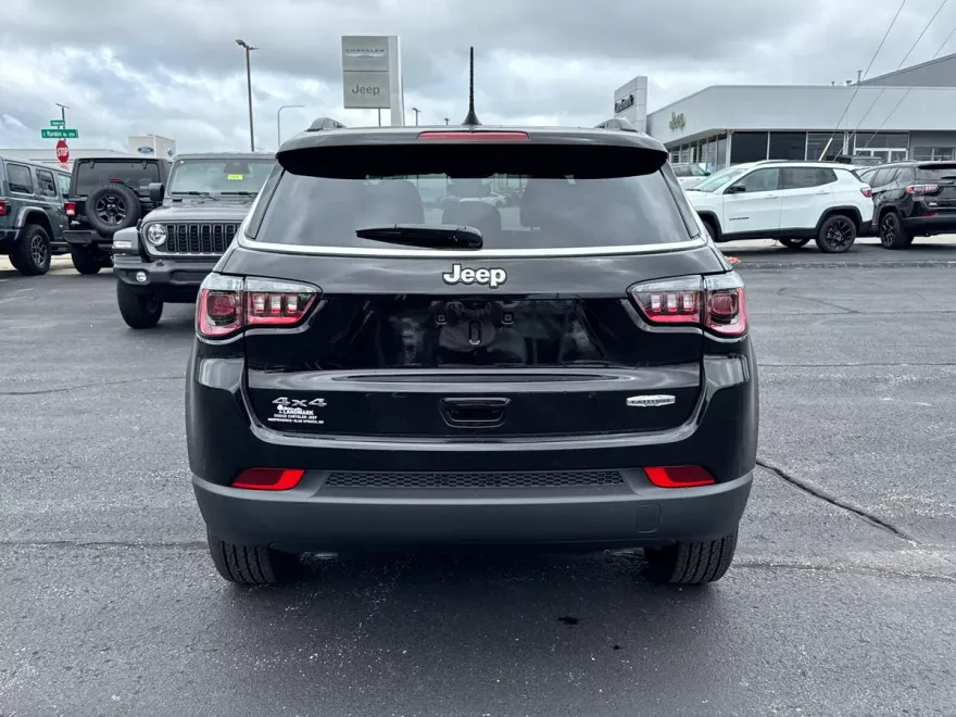 2025 Jeep Compass Latitude photo 1