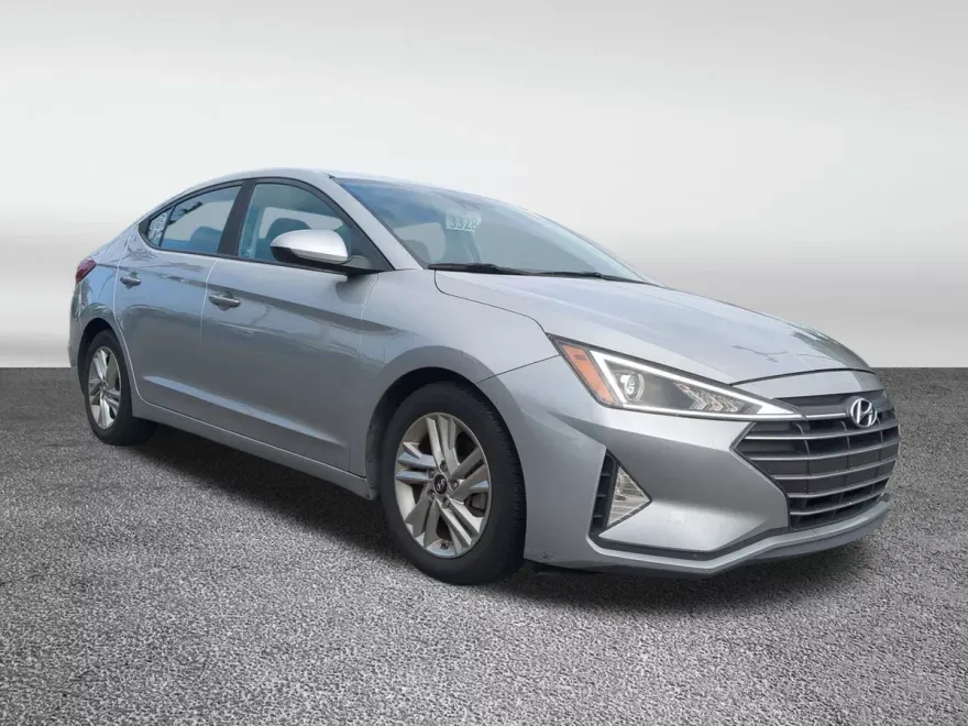 2020 Hyundai Elantra SEL photo 1