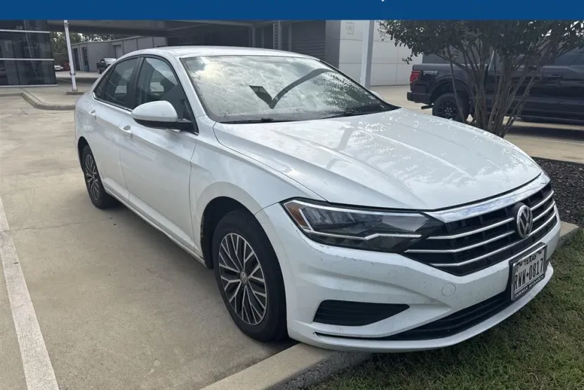 2021 Volkswagen Jetta R-Line photo 1