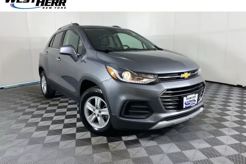 2020 Chevrolet Trax LT photo 1