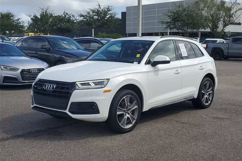 2020 Audi Q5 45 Prestige photo 1