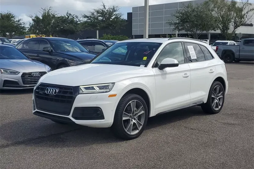 2020 Audi Q5 45 Prestige photo 1