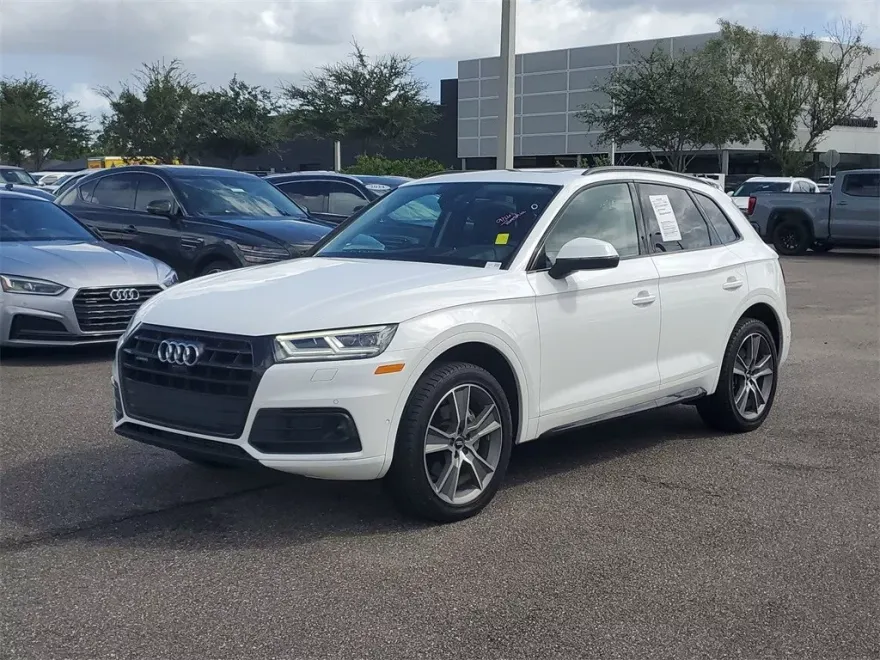 2020 Audi Q5 45 Prestige photo 1