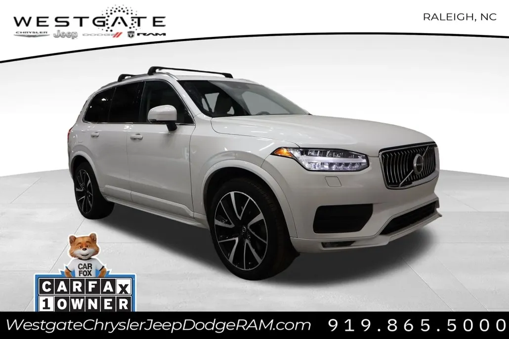 2022 Volvo XC90 T6 Momentum photo 1