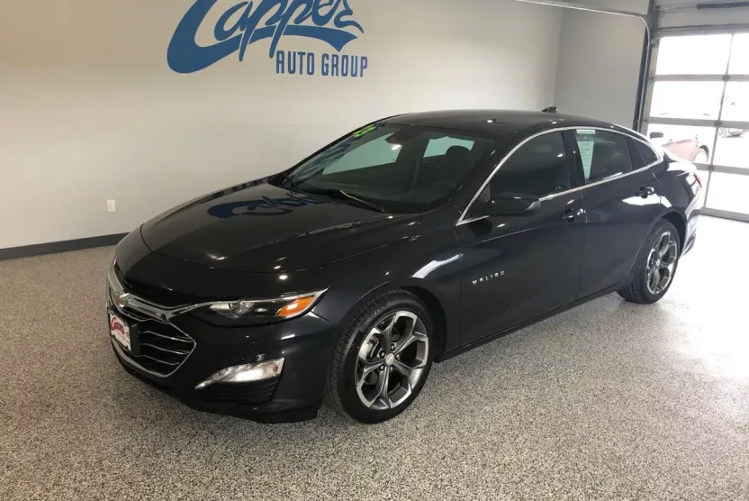 2023 Chevrolet Malibu 1LT photo 1