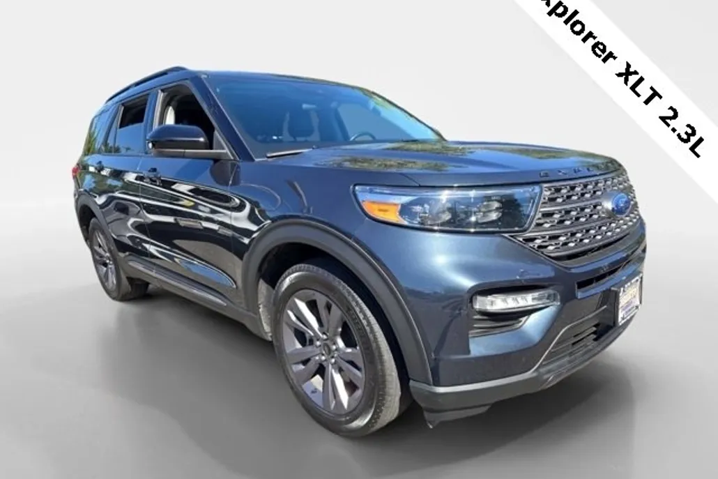 2022 Ford Explorer XLT photo 1