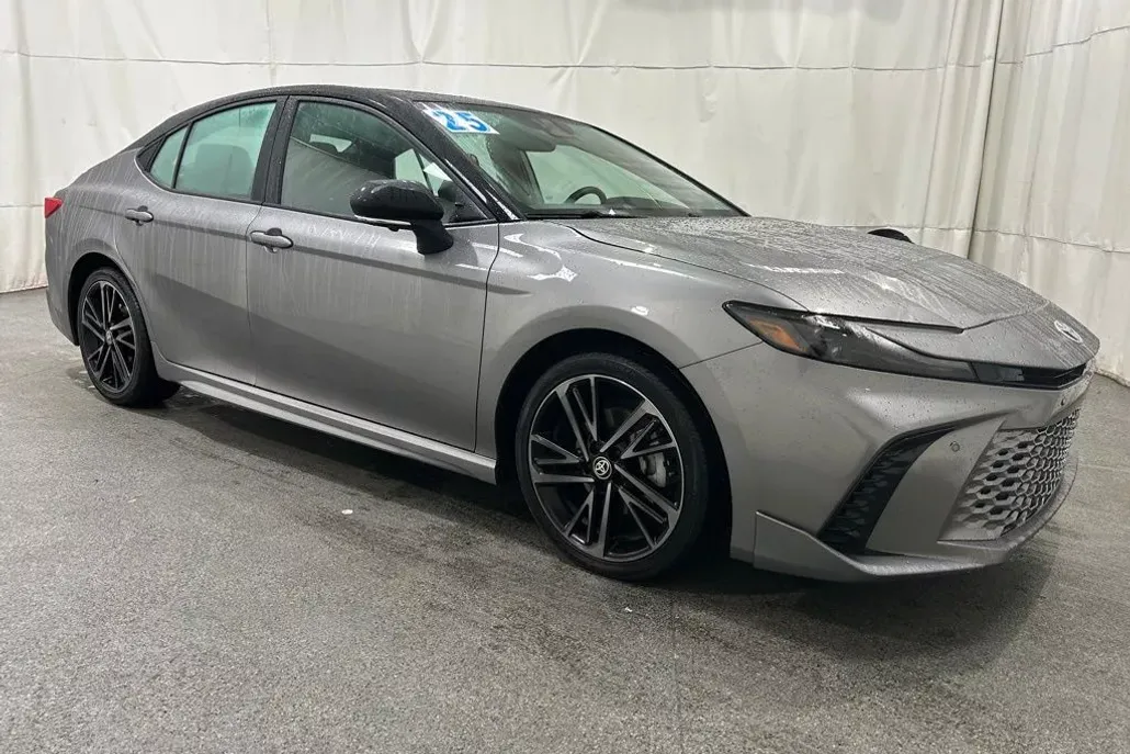 2025 Toyota Camry XSE photo 1