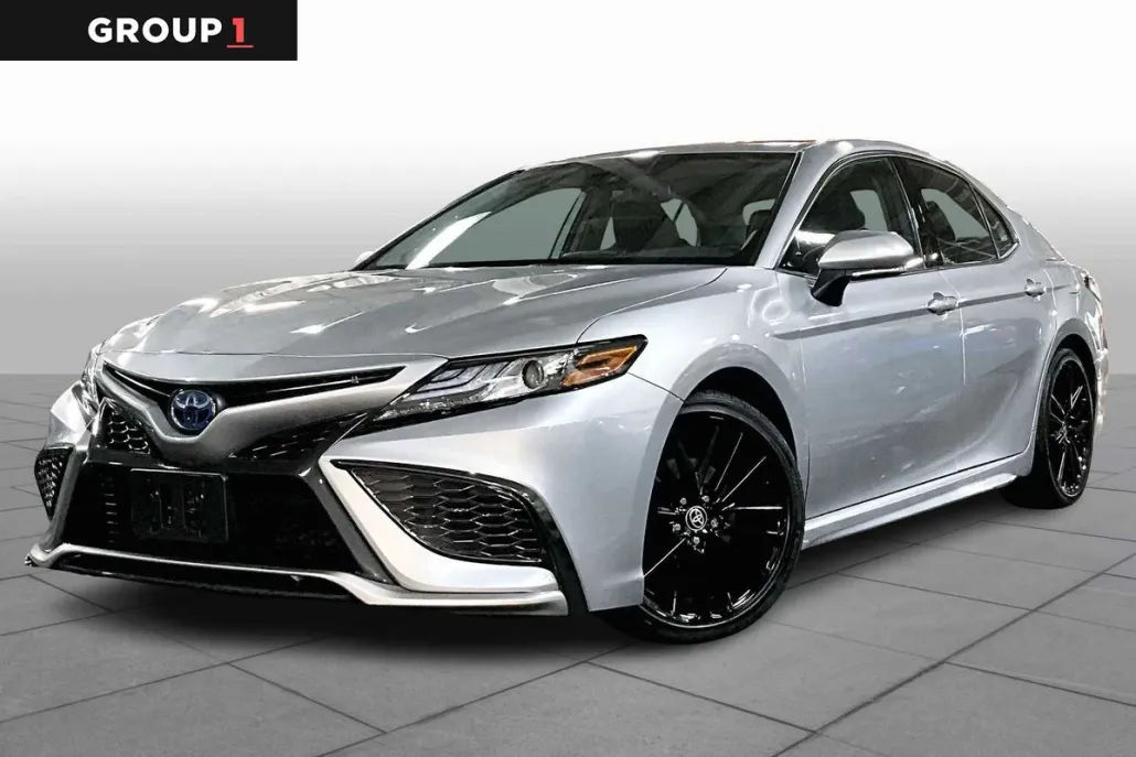 2022 Toyota Camry Hybrid XSE photo 1