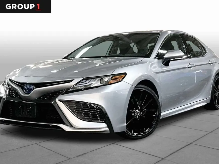 2022 Toyota Camry Hybrid XSE photo 1