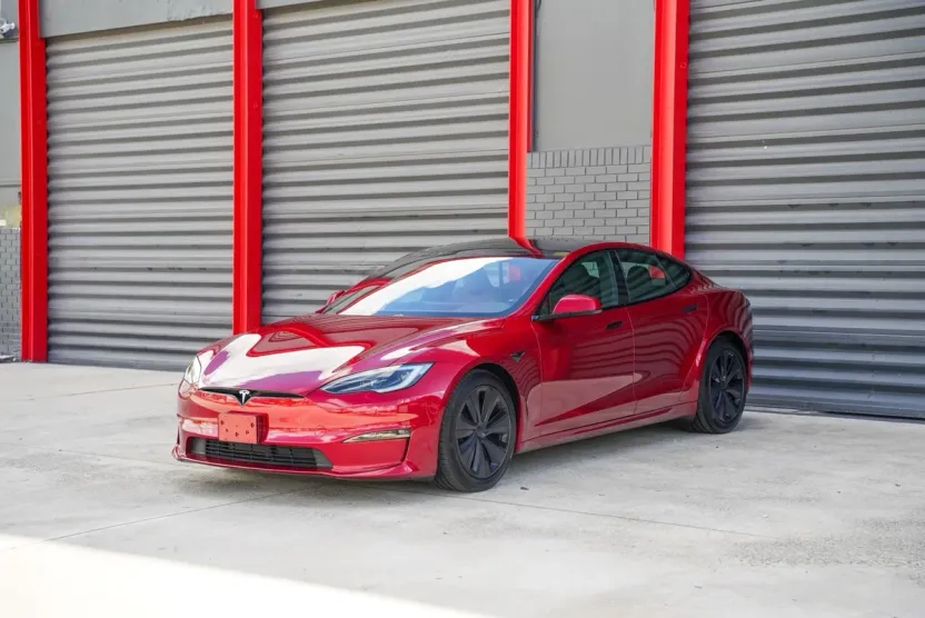 2023 Tesla Model S photo 1