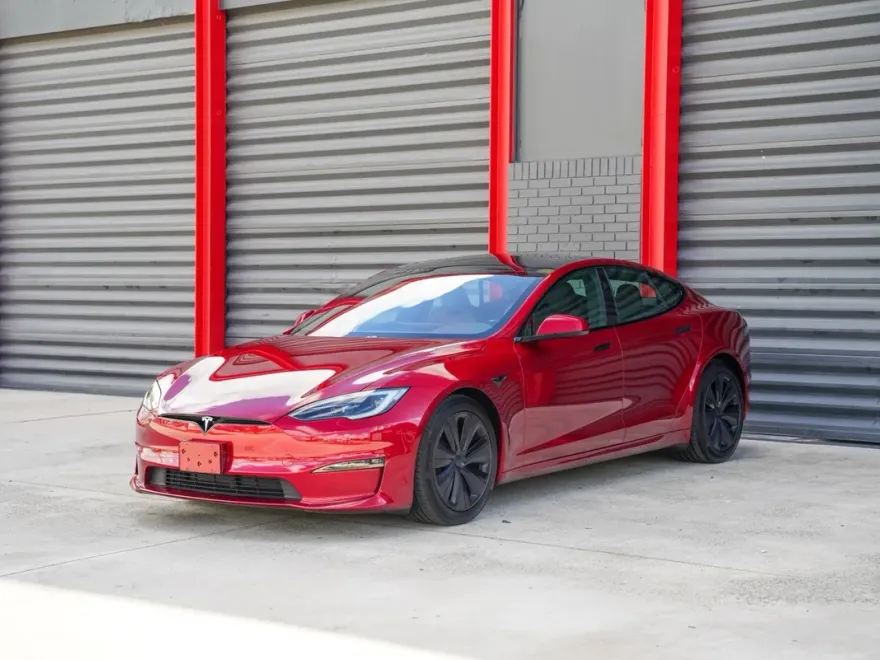 2023 Tesla Model S photo 1