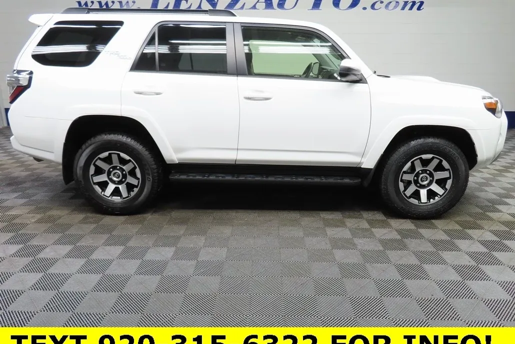 2024 Toyota 4Runner TRD Off-Road 4WD photo 1