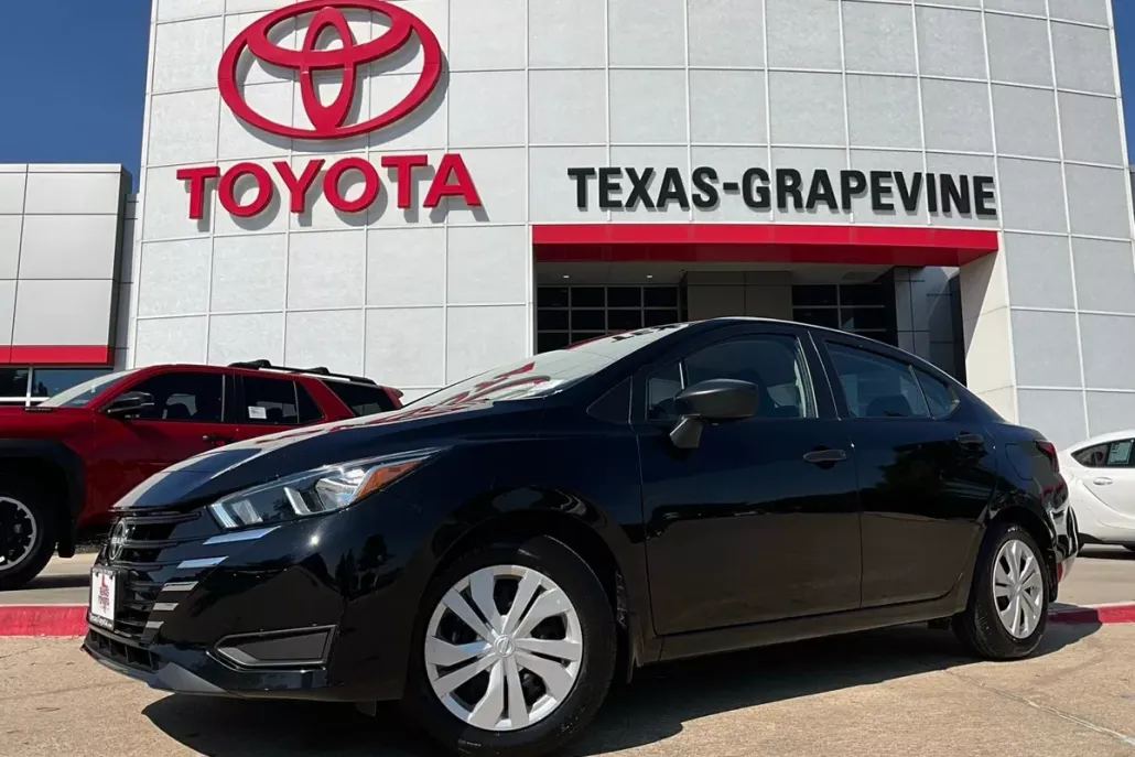 2024 Nissan Versa 1.6 S photo 1
