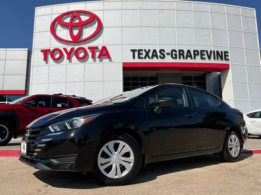 2024 Nissan Versa 1.6 S photo 1