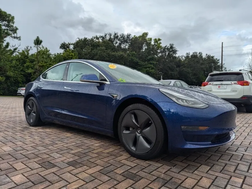 2019 Tesla Model 3 Long Range photo 1