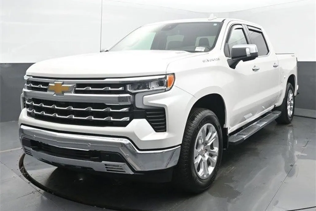 2025 Chevrolet Silverado 1500 LTZ photo 1