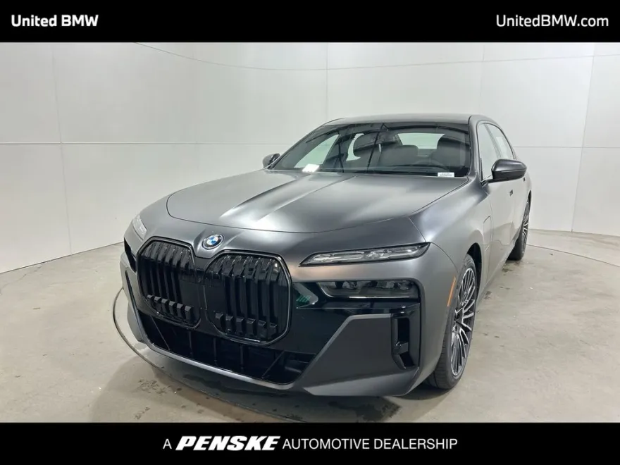 2026 Bmw 750e photo 1