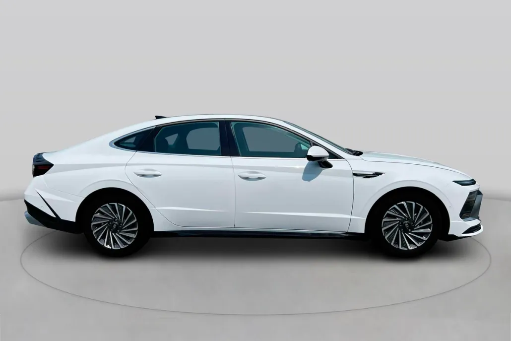 2025 Hyundai Sonata Hybrid Limited photo 1
