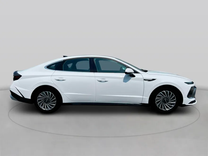 2025 Hyundai Sonata Hybrid Limited photo 1