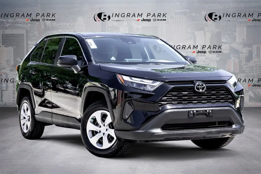 2024 Toyota RAV4 LE photo 1