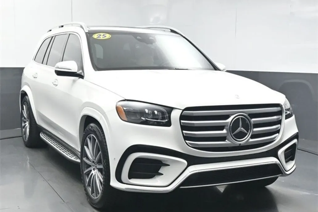 2025 Mercedes Benz GLS 450 4MATIC photo 1