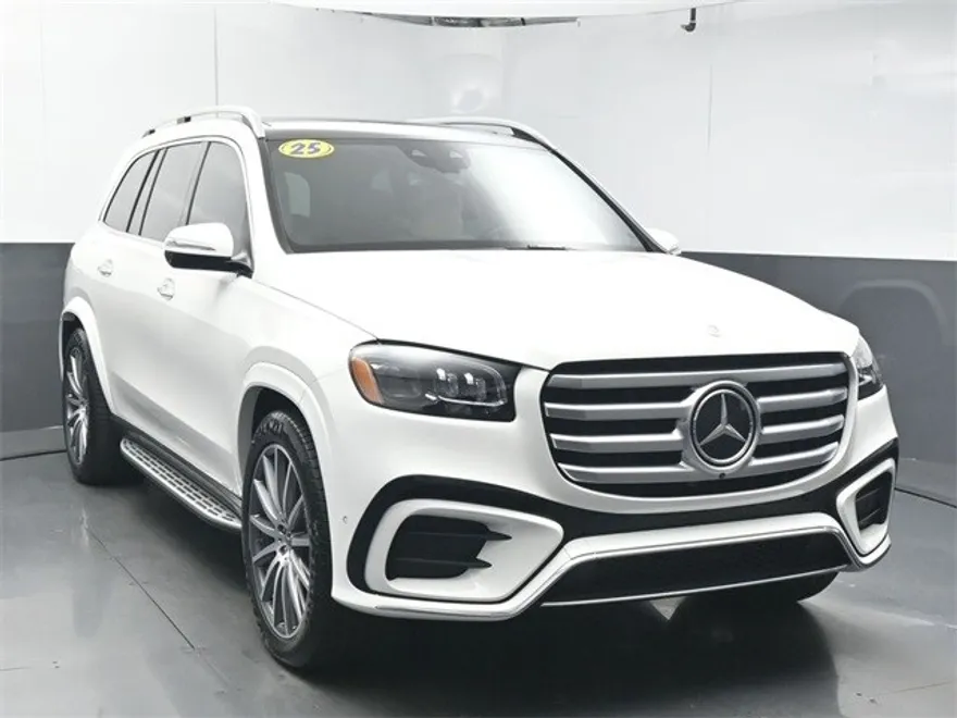 2025 Mercedes Benz GLS 450 4MATIC photo 1
