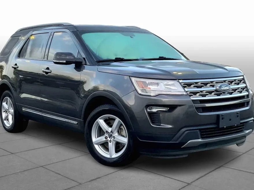 2018 Ford Explorer XLT photo 1