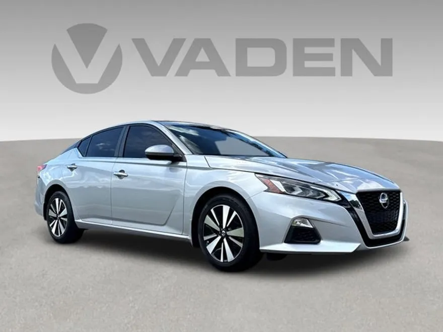 2022 Nissan Altima 2.5 SV photo 1