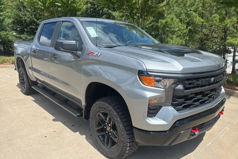 2025 Chevrolet Silverado 1500 Custom Trail Boss photo 1