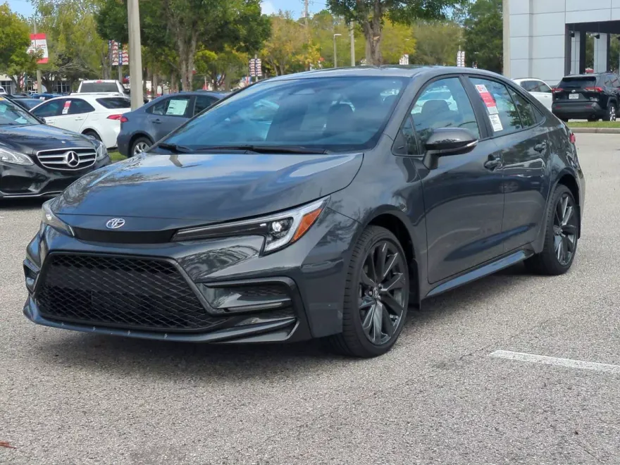 2026 Toyota Corolla SE photo 1