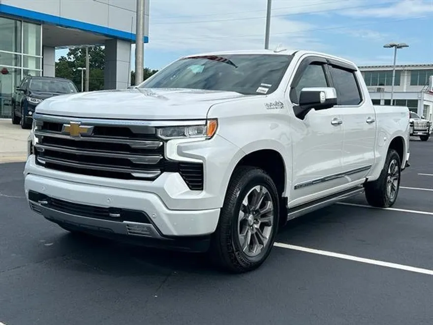 2023 Chevrolet Silverado 1500 High Country photo 1