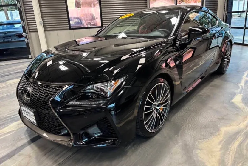 2016 Lexus RC F photo 1