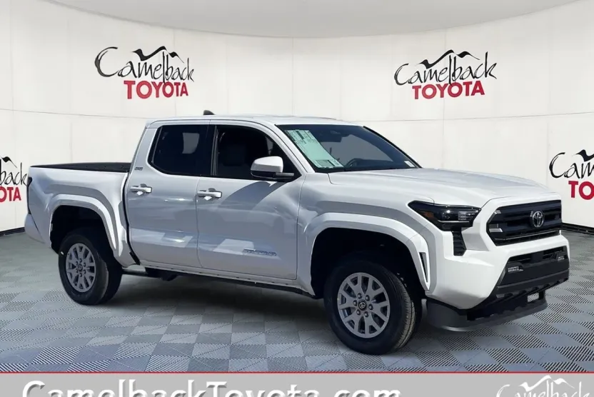 2025 Toyota Tacoma SR5 photo 1