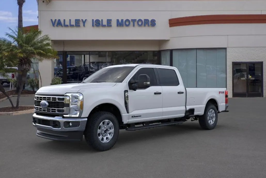 2025 Ford F-350 XLT photo 1
