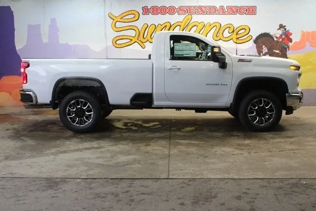 2025 Chevrolet Silverado 2500HD LT photo 1