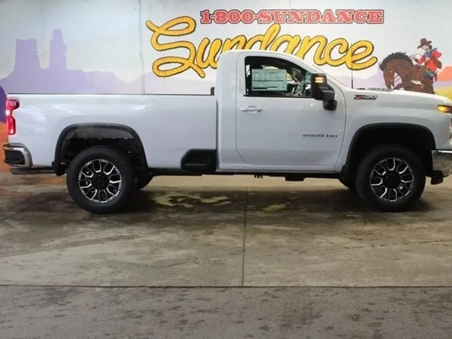2025 Chevrolet Silverado 2500HD LT photo 1